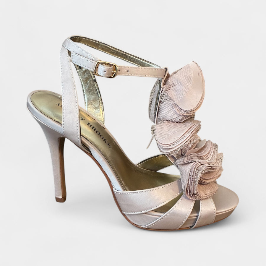 Audrey Brooke - Size 6 Audrey Brooke - Size 6