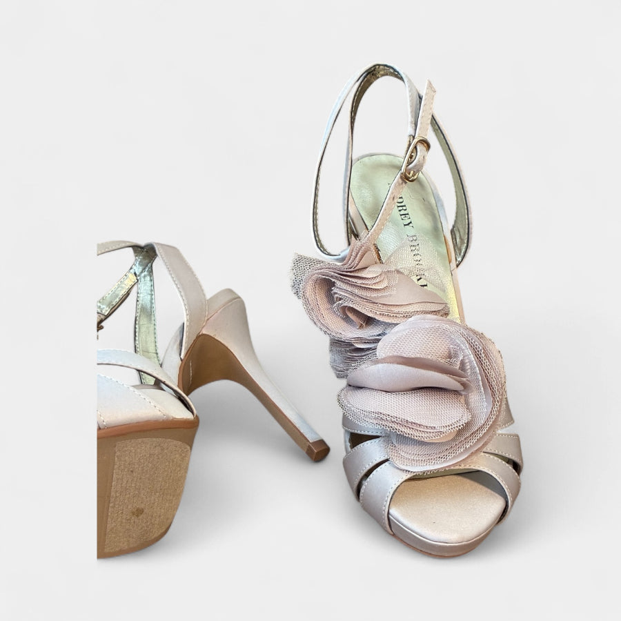 Audrey Brooke - Size 6 Audrey Brooke - Size 6