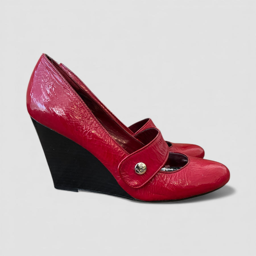 BCBGirls Patent Leather - Size 9 BCBGirls Patent Leather - Size 9