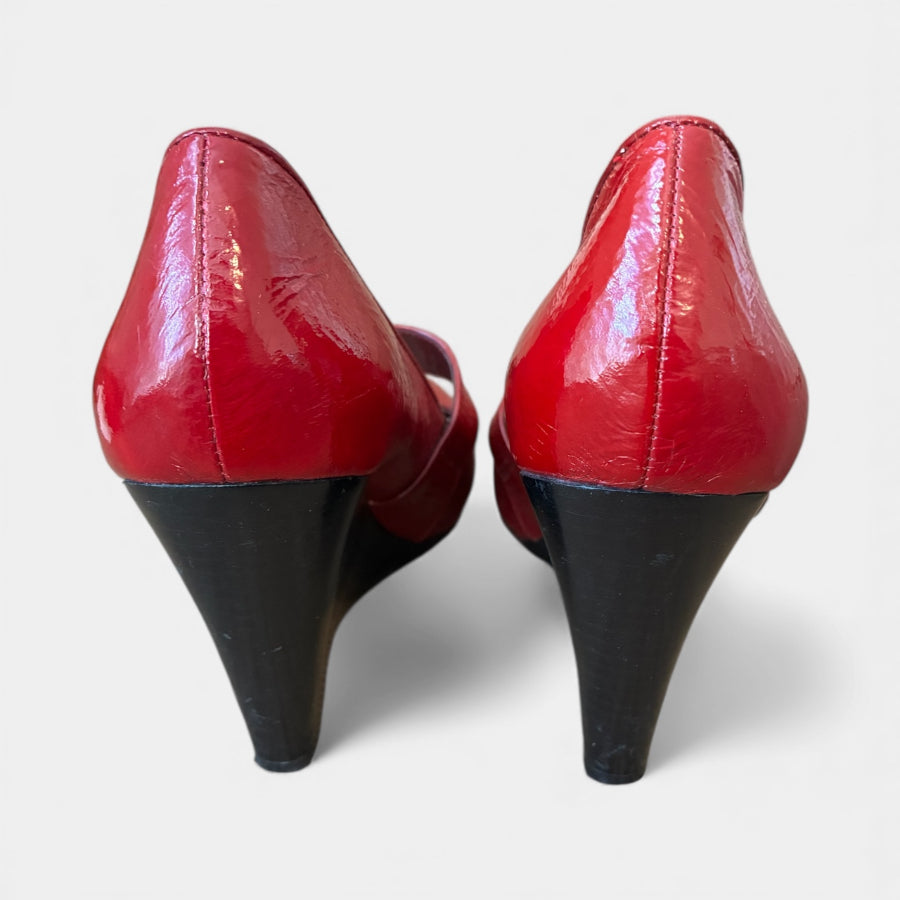 BCBGirls Patent Leather - Size 9 BCBGirls Patent Leather - Size 9