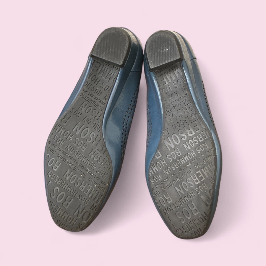 Ros Hommerson (Navy) - Size 8.5ww Ros Hommerson (Navy) - Size 8.5ww