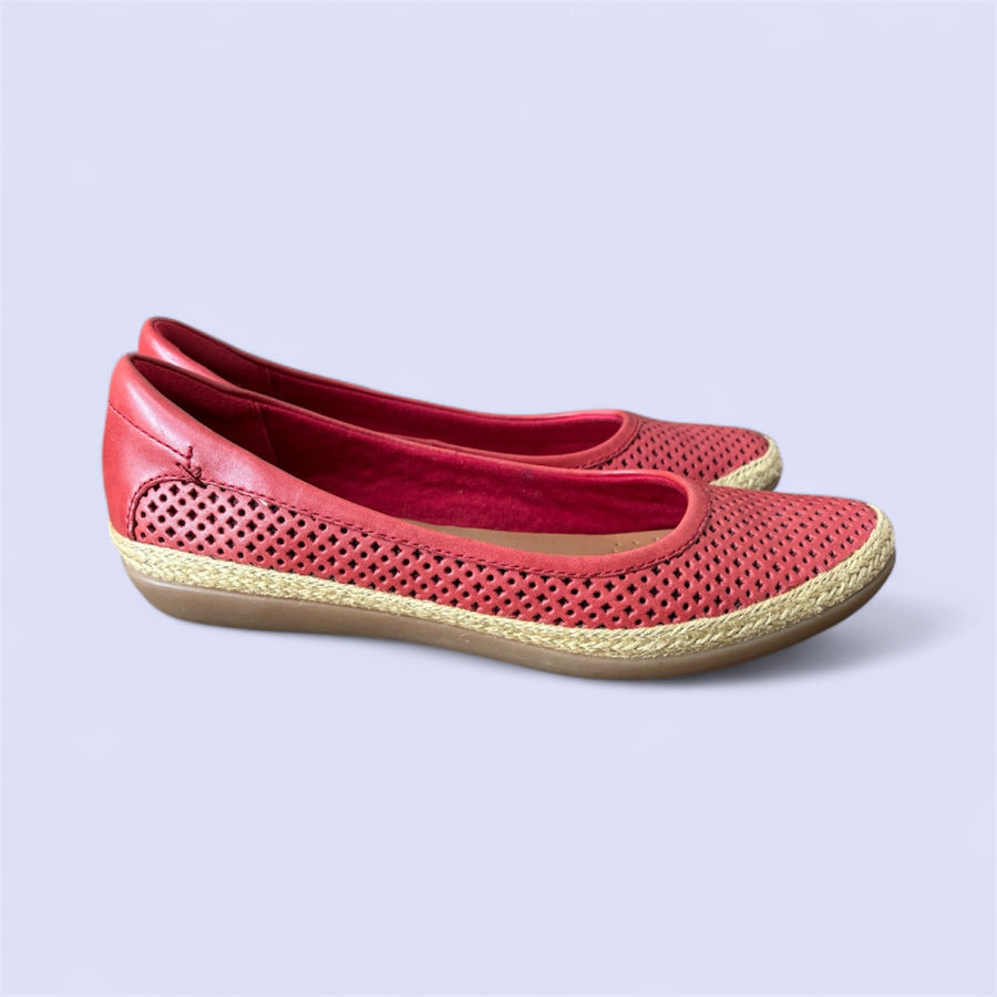 Clarks - Size 6 Clarks - Size 6