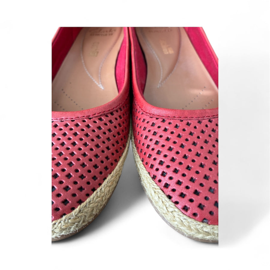 Clarks - Size 6 Clarks - Size 6