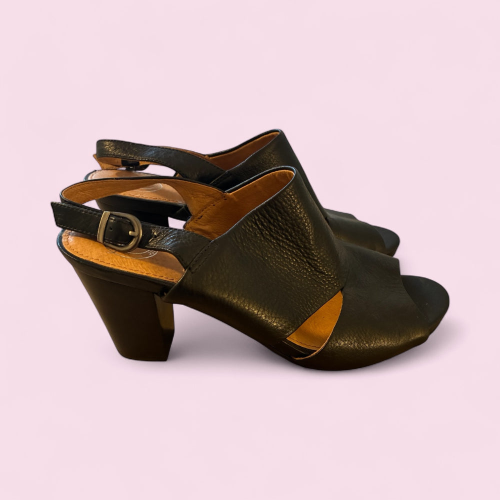 Nurture Leather Shoe - Size 8.5 Nurture Leather Shoe - Size 8.5