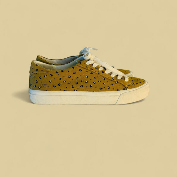 MWL Madewell  Ladies Sneakers – Size 7