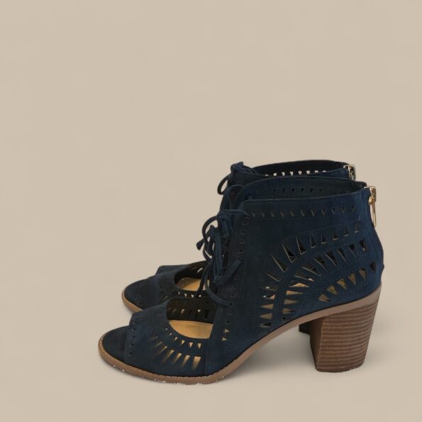 Vince Camuto – Size 8.5