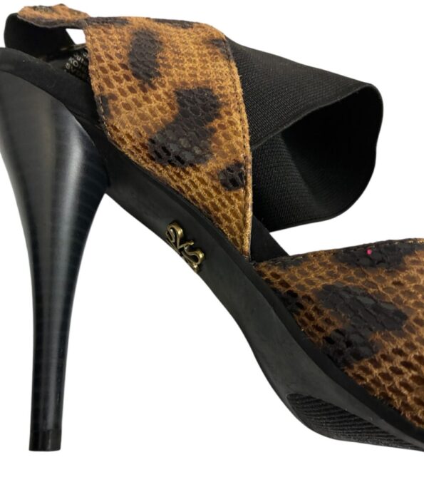 Vera Wang Stilettos – Size 8.5