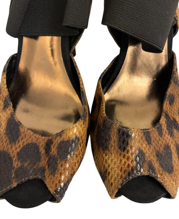 Vera Wang Stilettos – Size 8.5