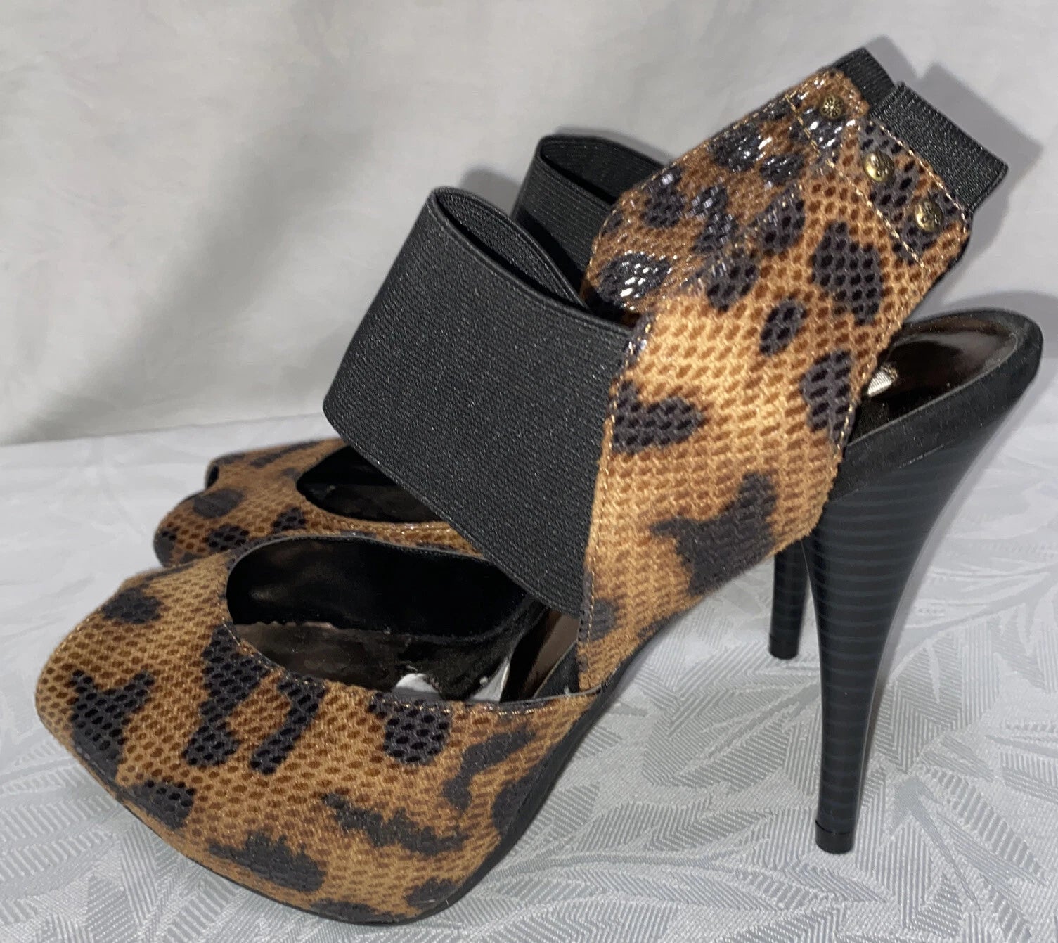 Vera Wang Stilettos – Size 8.5